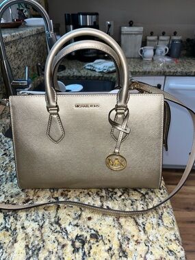 NWT Authentic Michael Kors Shelia Metallic Gold Leather Handbag